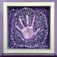 Handabdruck Kind lila Design - Be happy Gipsabdruck